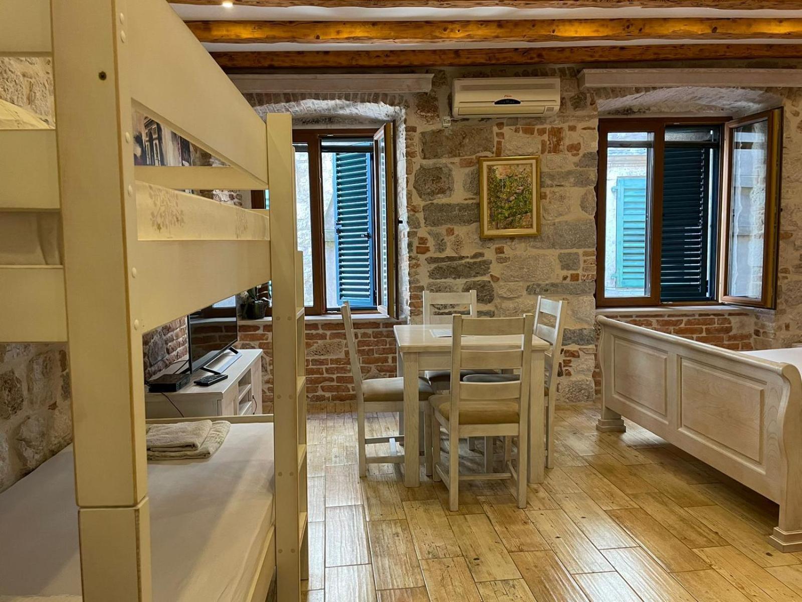 Apartments Dukic Kotor Extérieur photo